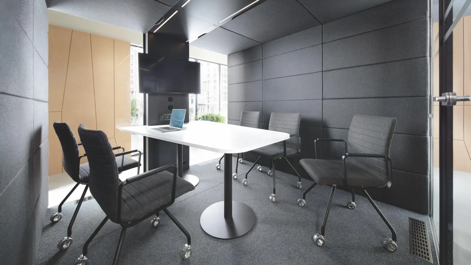 Rollen oder Verwendung eines Hubwagens (Foto: taucha-kompakt.de)