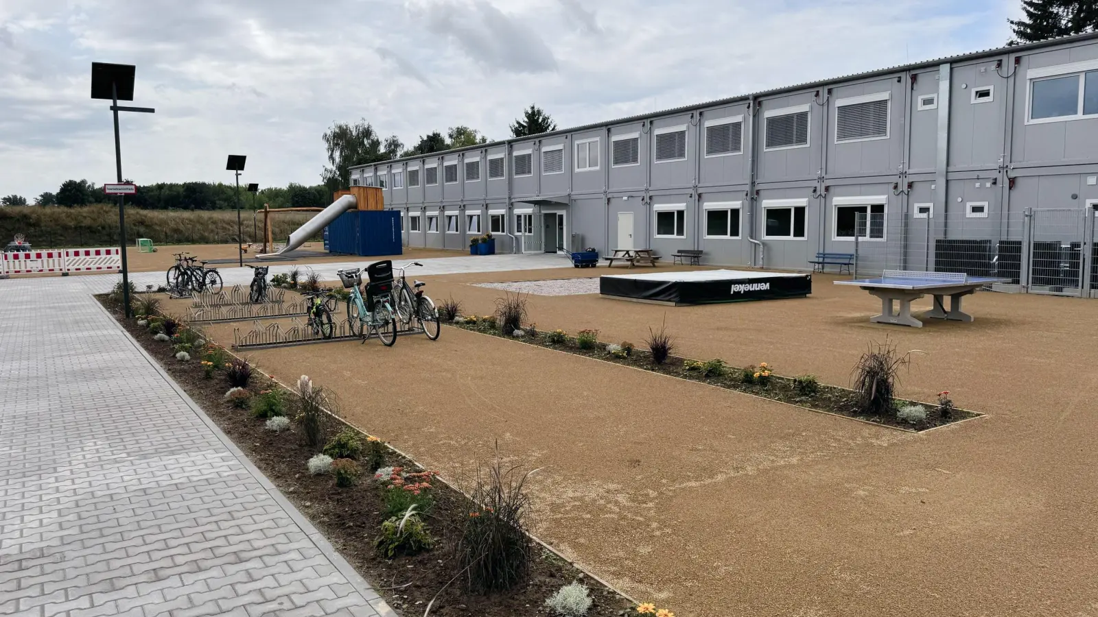 Der Außenbereich der Parthelandschule. (Foto: Daniel Große)