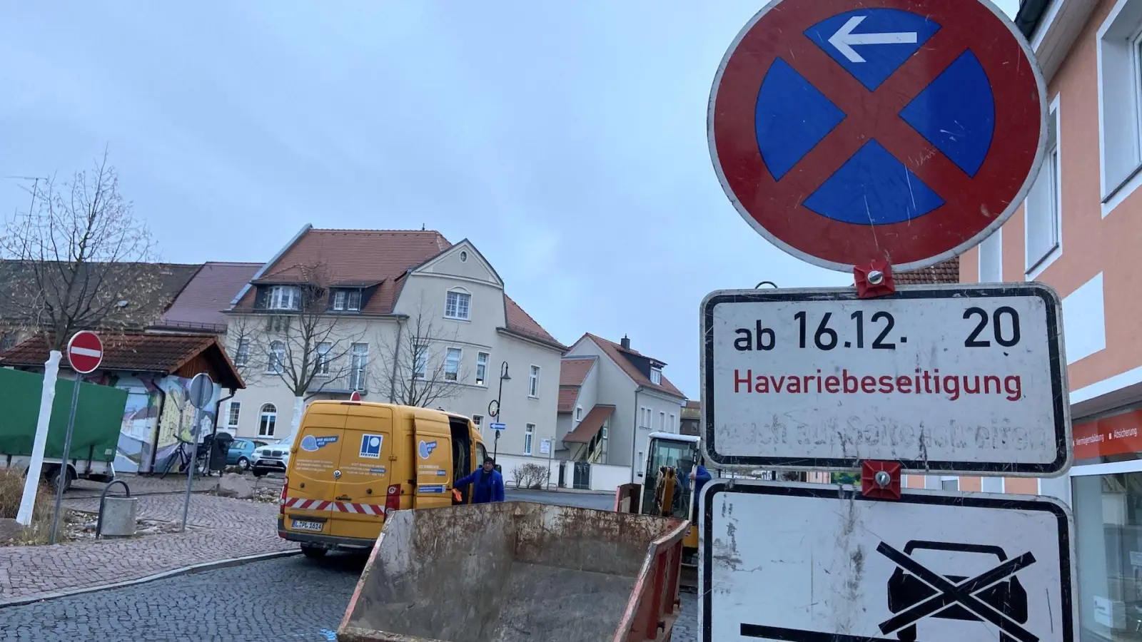 Havariebeseitigung: Straße am Markt in Taucha gesperrt (Foto: taucha-kompakt.de)