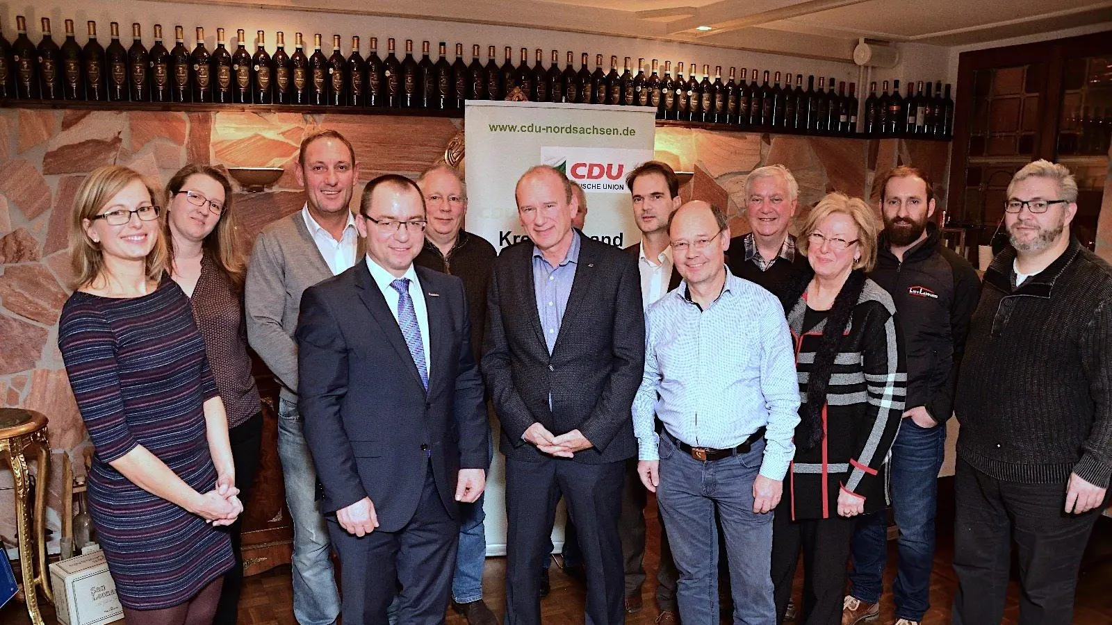 Von links nach rechts: Christiane Schenderlein, Cornelia Geißenhöner, Frank Apitz (vorn), Alexander Schöne (hinten), Kay-Michael Brumm, Paul Herholz, Steffen Pilz (verdeckt), Dr, Marcus Mittendorf, Dr. Frank Junge, Detlef Porzig, Dr. Gisela Herold, Lars Lehmann, Christoph Haupt. Foto: CDU Taucha (Foto: taucha-kompakt.de)