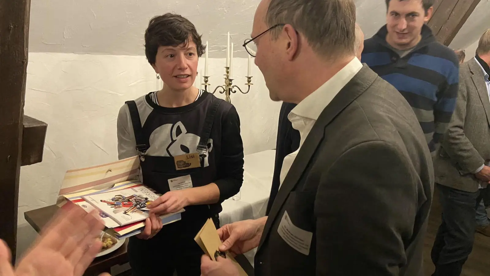 Lisa Kuhley im Gespräch mit Wolfram Günther (Foto: taucha-kompakt.de)