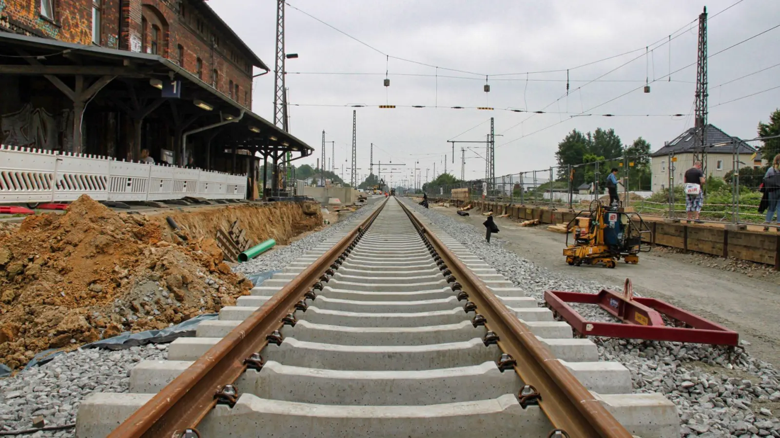 Gleise für Bahnhofsumbau: Übergang Gerichtsweg wird gesperrt (Foto: taucha-kompakt.de)