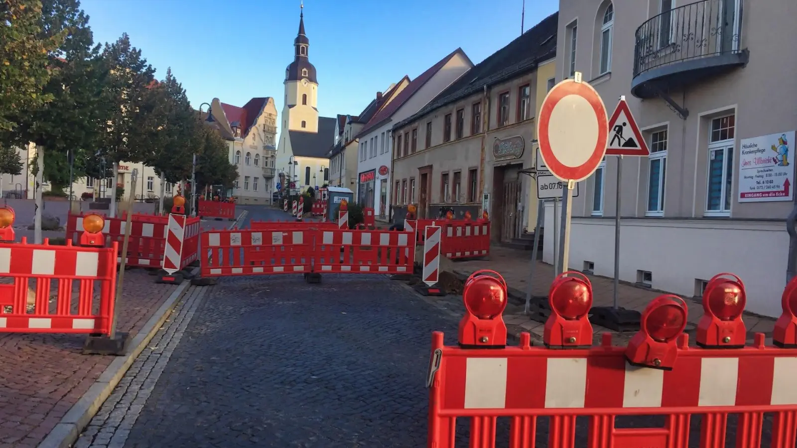 Arbeiten am Stromnetz: Markt ist gesperrt (Foto: taucha-kompakt.de)