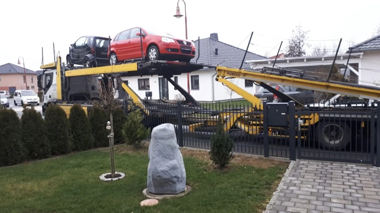 Auch große LKW nutzen die schmalen Straßen als Umgehung zur B87. Foto: BI Taucha-Süd. (Foto: taucha-kompakt.de)