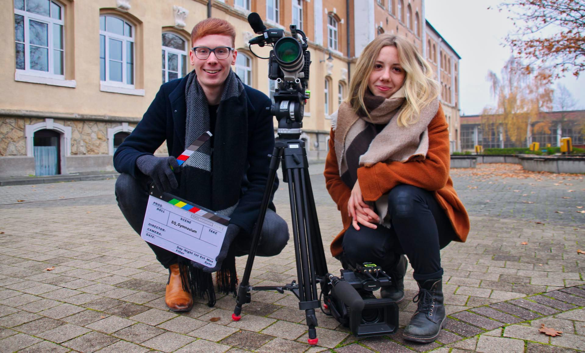 Die Klappe ist nur symbolisch, denn bei Dokumentarfilmen gibt es keine Klappe, sagt Jonas. (Foto: taucha-kompakt.de)