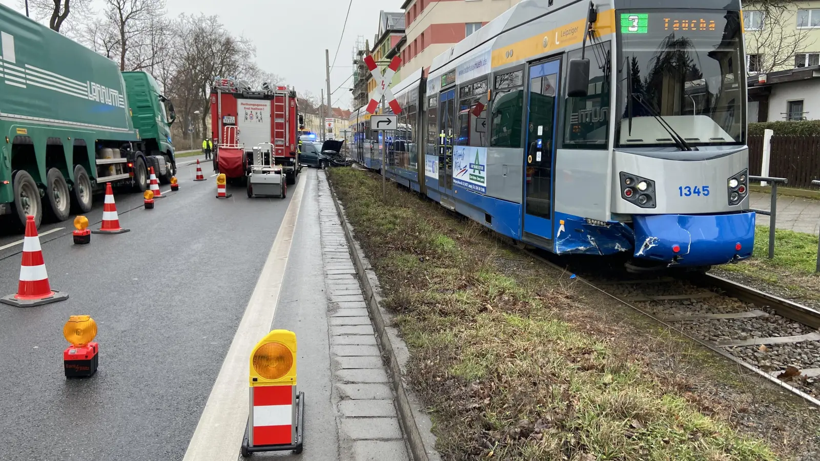 Unfall PKW mit Straßenbahn an der Poststraße (Foto: taucha-kompakt.de)