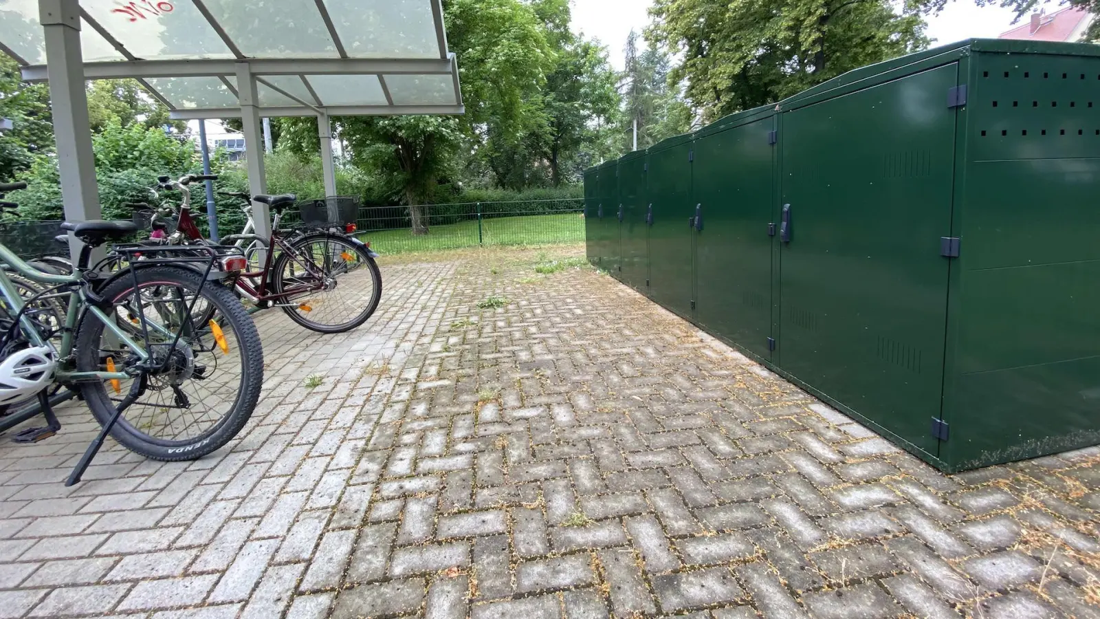 Fahrradgaragen an der Endstelle können nun gemietet werden (Foto: taucha-kompakt.de)