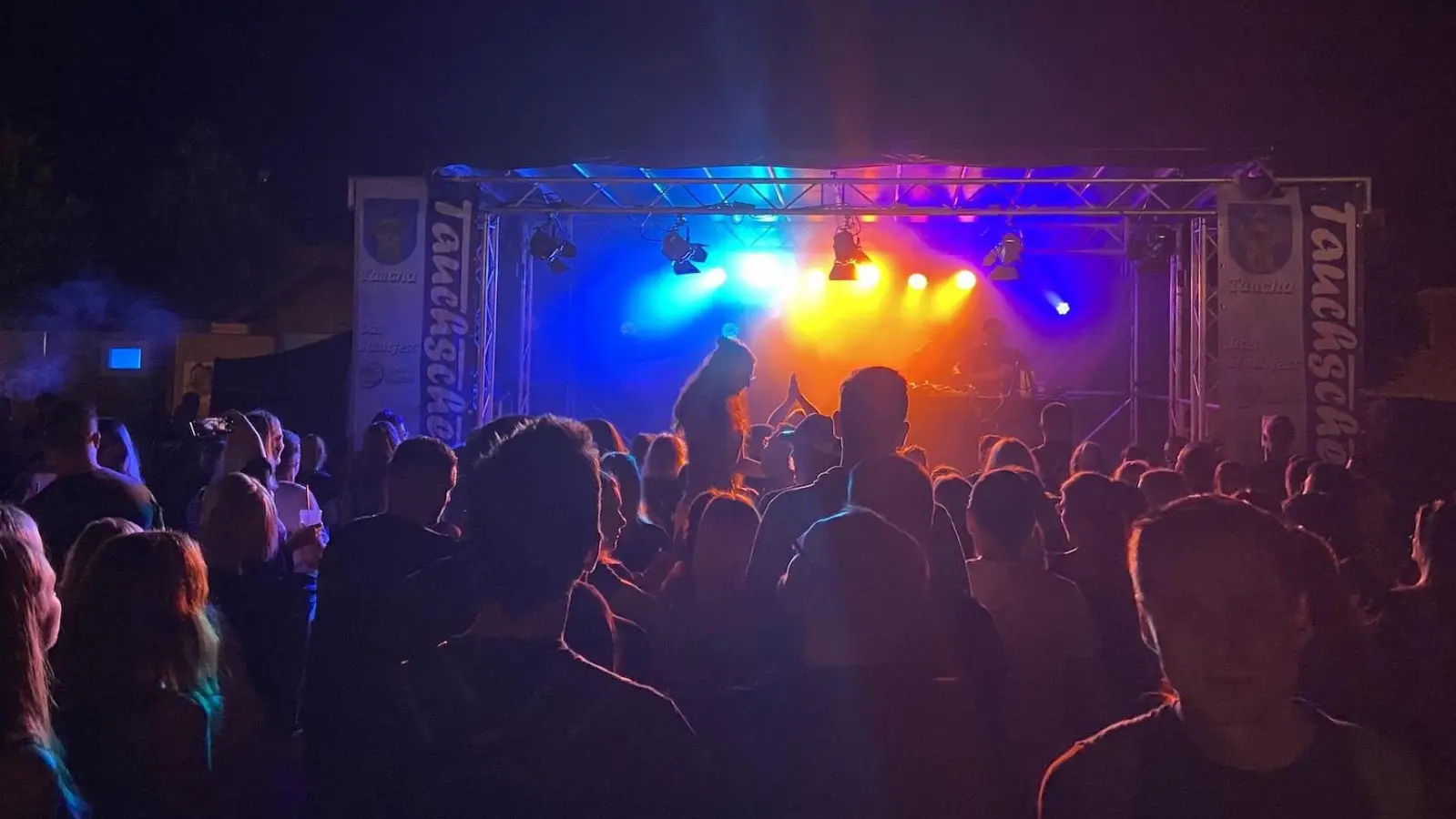 Party auf den Bühnen - ermöglicht auch durch Sponsoren. (Foto: Daniel Große)