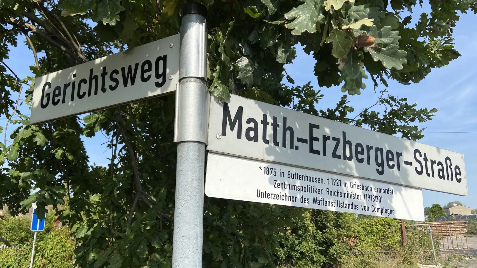 Ein Stück Gerichtsweg heißt nun Matthias-Erzberger-Straße (Foto: taucha-kompakt.de)