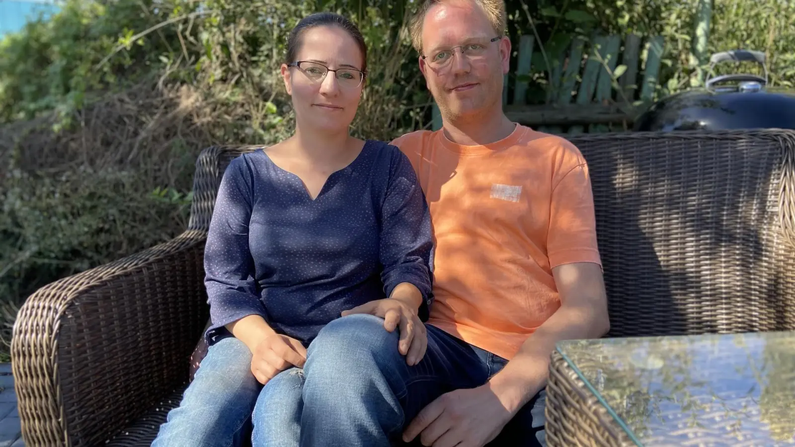 Ronald Helfer mit seiner Lebensgefährtin Alexandra Gross. Die Ergotherapeutin arbeitet auch im Unternehmen Helfer hilft immer. (Foto: taucha-kompakt.de)