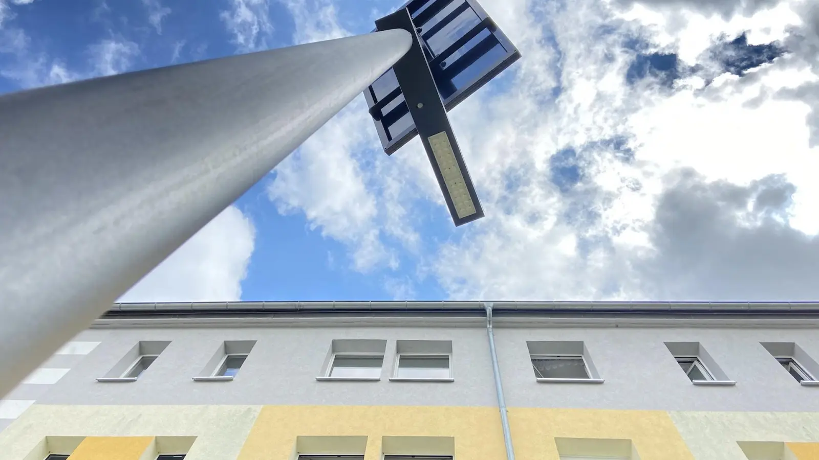 Mehr Licht in Innenhöfen: IBV Taucha investiert 20.000 Euro in Solarleuchten (Foto: taucha-kompakt.de)