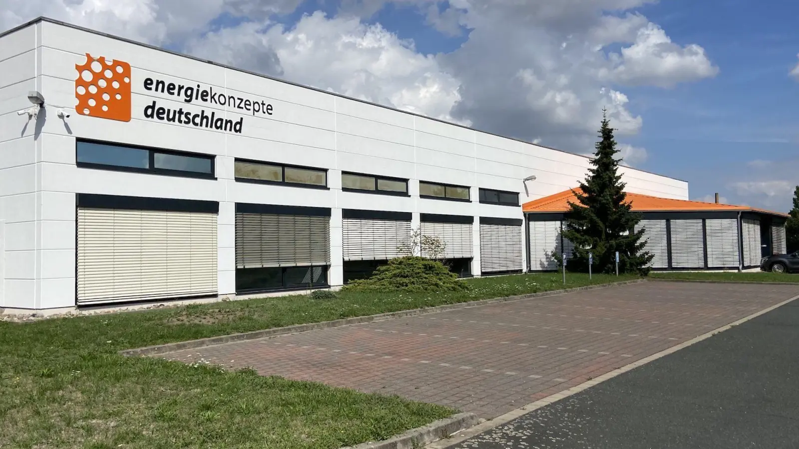 Der Sitz des Unternehmens im Gewerbegebiet Gerichtsweg. (Foto: taucha-kompakt.de)