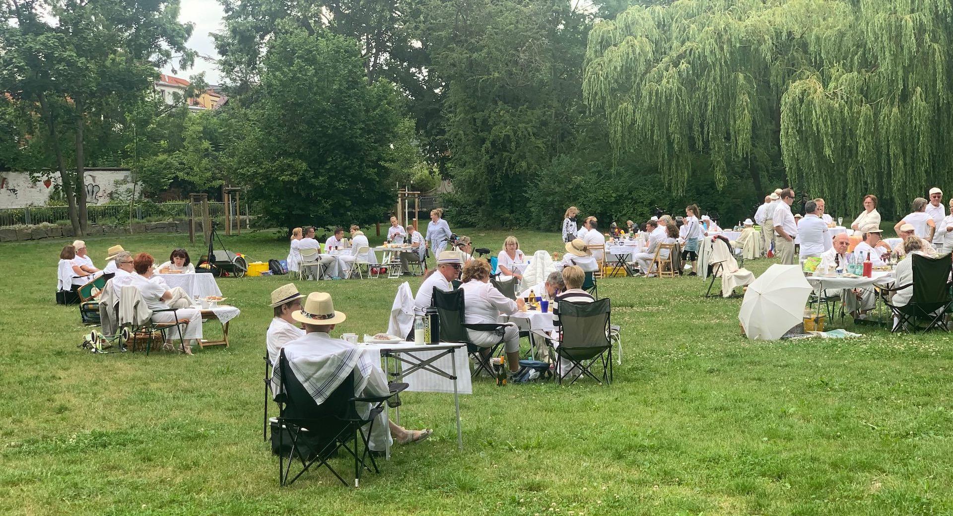 Dîner en blanc mit Teilnehmerrekord (Foto: taucha-kompakt.de)