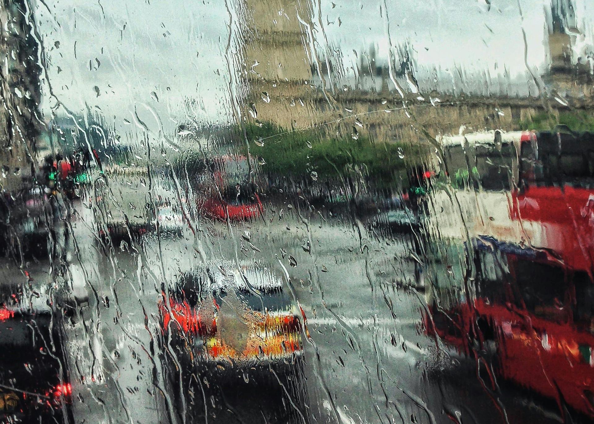 Regenwetter? Kein Problem, die digitale Welt steht Ihnen offen. (Foto: Pexels)