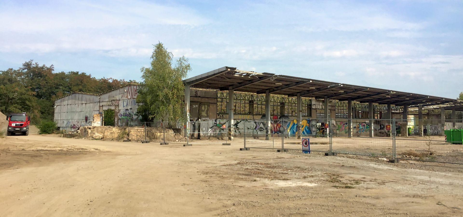 Abriss der alten Massa-Hallen läuft, Kaufland-Neubau wird gründlich geplant (Foto: taucha-kompakt.de)