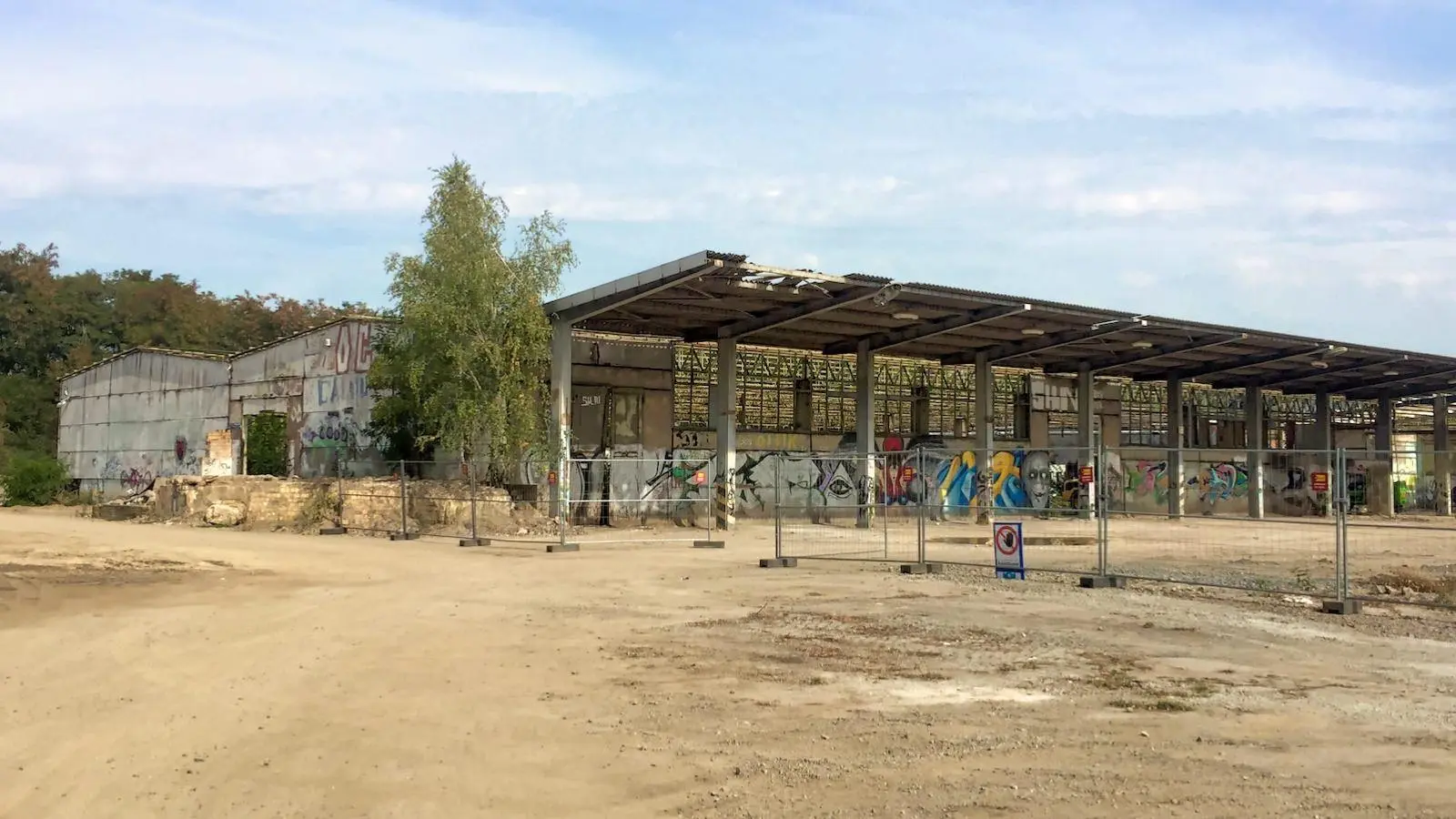 Abriss der alten Massa-Hallen läuft, Kaufland-Neubau wird gründlich geplant (Foto: taucha-kompakt.de)