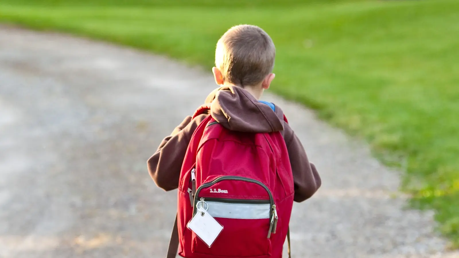 Ein Junge auf dem Weg in die Schule (Symbolbild). (Foto: taucha-kompakt.de)