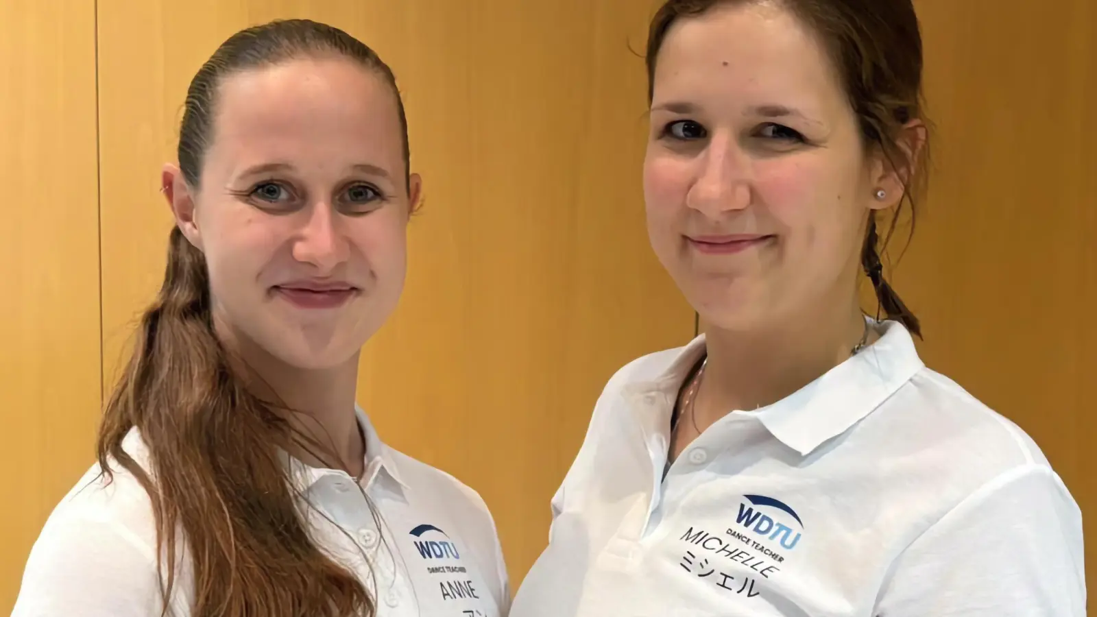 Michelle (r.) und Anne von „Meine Tanzschule” fliegen zur Expo nach Japan. (Foto: Daniel Große)
