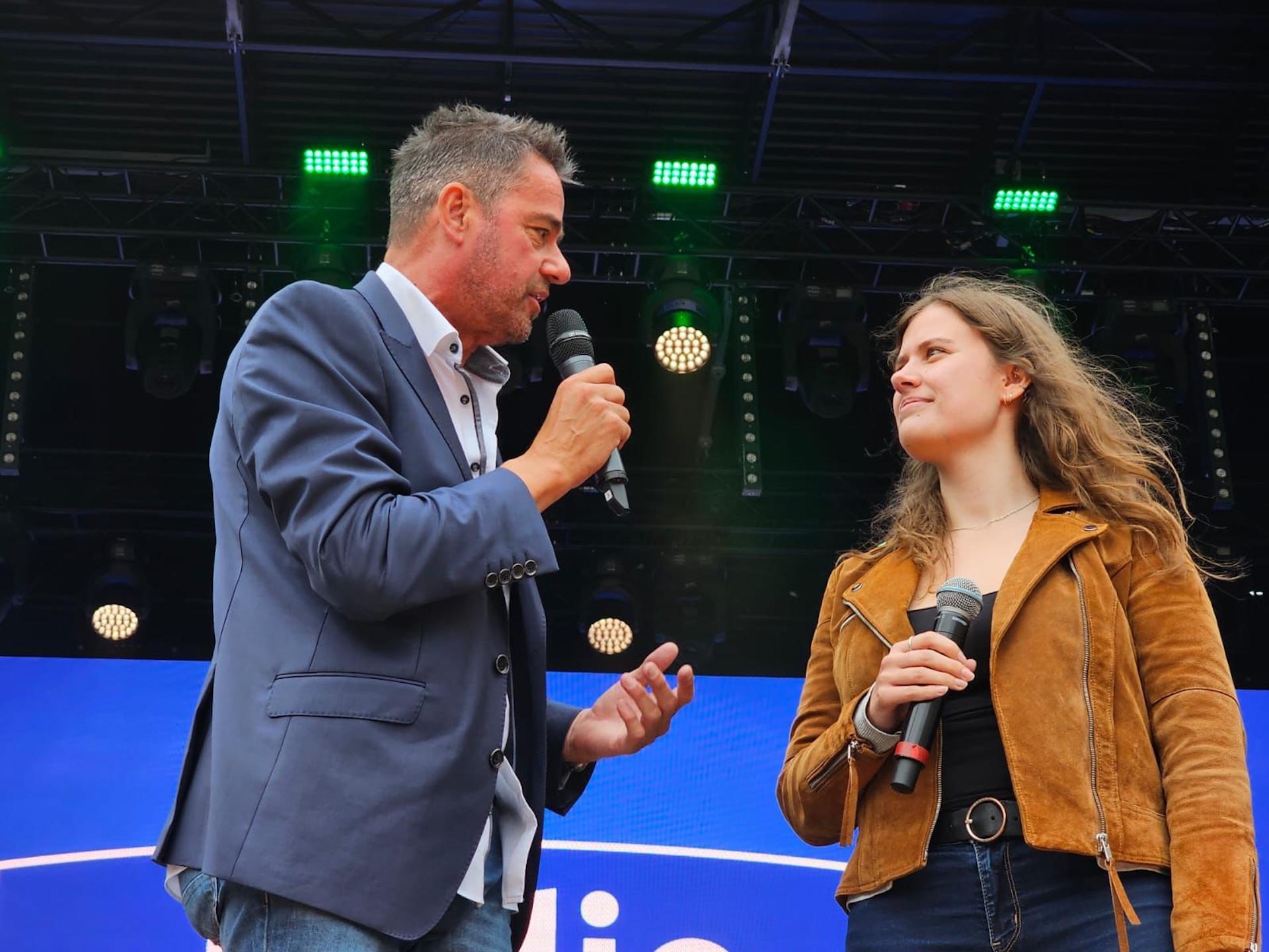 Sind schon ein eingespieltes Team: Marie und Roman Knoblauch, hier beim Stadtfest in Leipzig. (Foto: Nadine Goldschmidt)