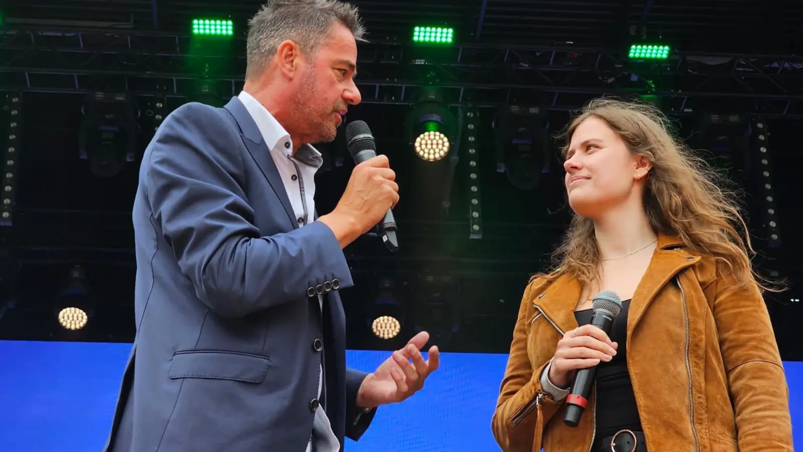 Sind schon ein eingespieltes Team: Marie und Roman Knoblauch, hier beim Stadtfest in Leipzig. (Foto: Nadine Goldschmidt)