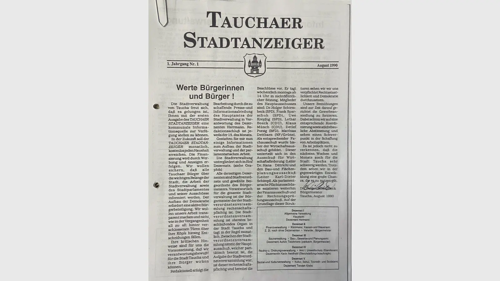 Auch den ersten Stadtanzeiger aus dem Jahr 1990 hat Thomas Kreyßig noch. (Foto: taucha-kompakt.de)