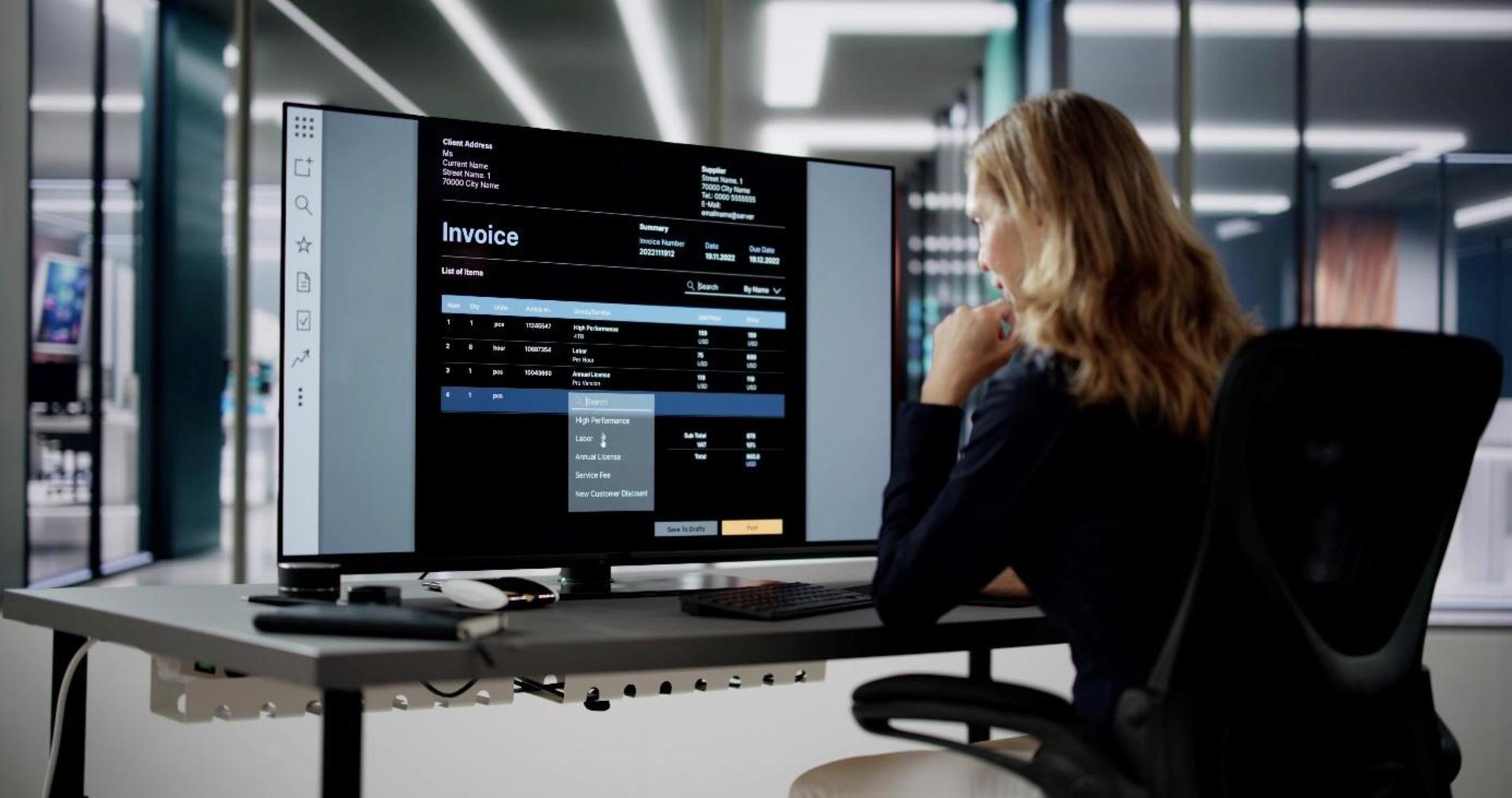 Die E-Rechnung wird Pflicht (Foto: Andrey Popov / shutterstock.com)