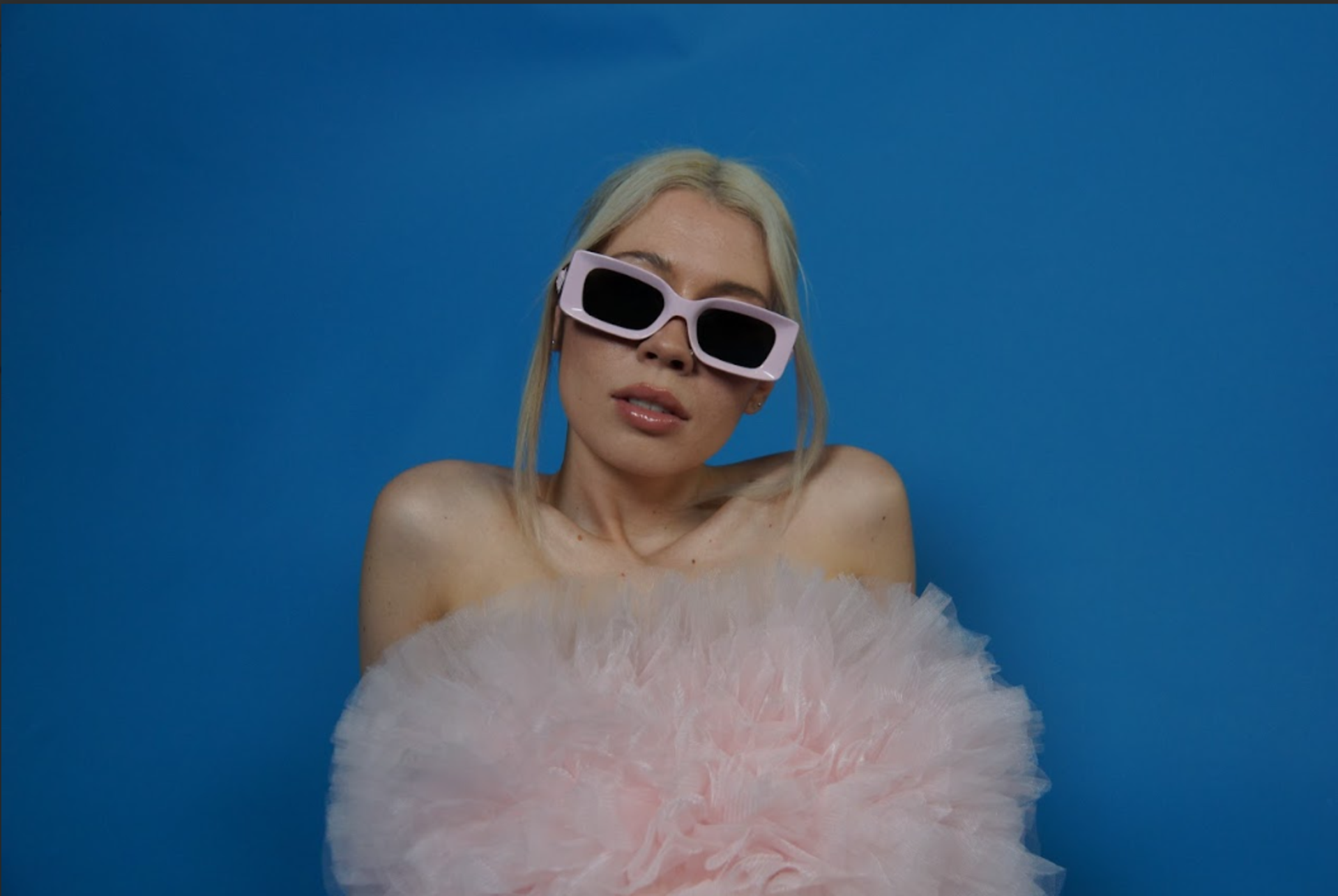 Sie ist DJ, Sängerin und Songschreiberin. Emi Flemming mischt Schlager und Pop mit tanzbaren Disco- und Elektrobeats. Auch ihr Auftritt ist für die Besucher kostenlos. (Foto: Emi Flemming)