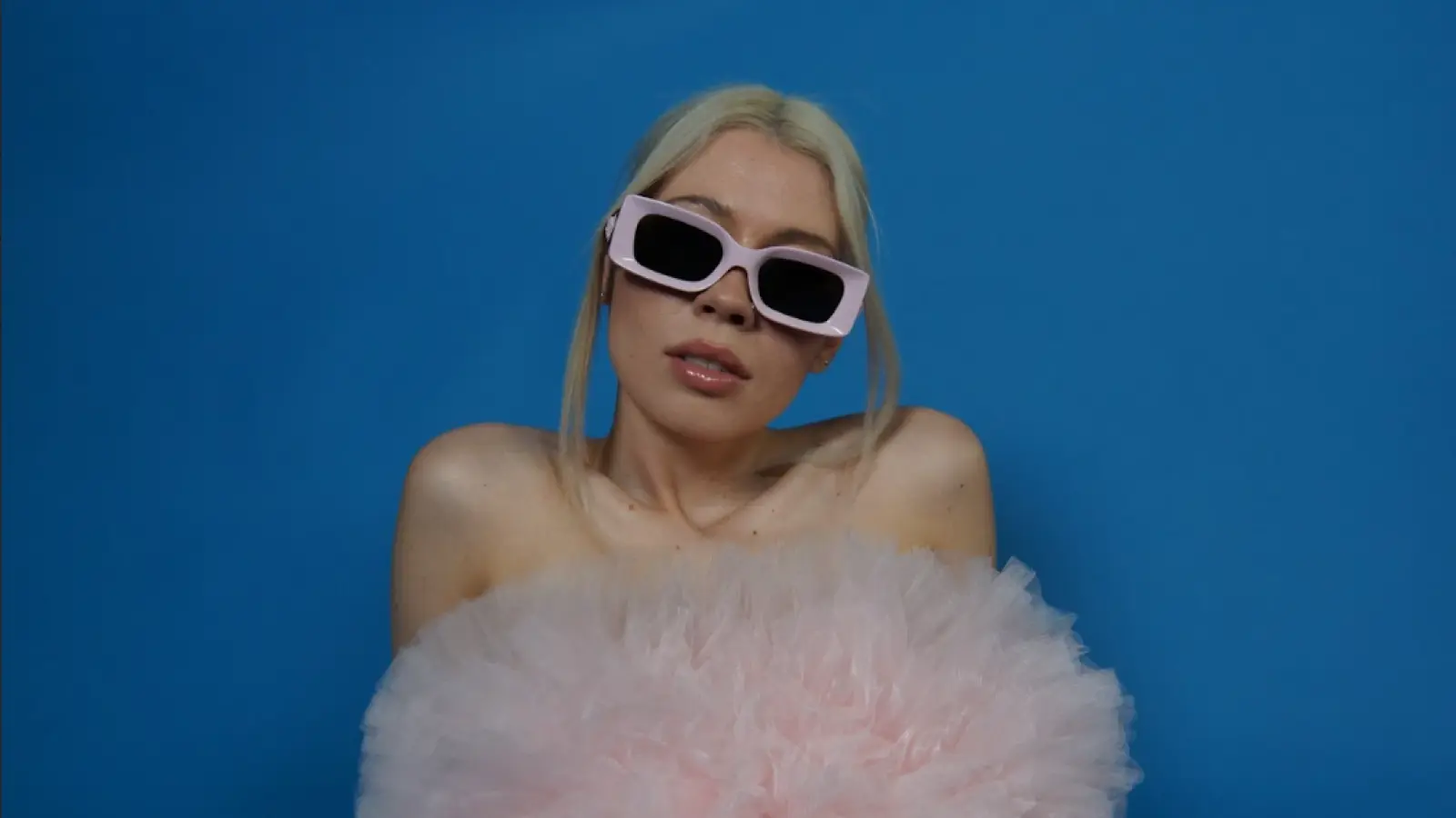 Sie ist DJ, Sängerin und Songschreiberin. Emi Flemming mischt Schlager und Pop mit tanzbaren Disco- und Elektrobeats. Auch ihr Auftritt ist für die Besucher kostenlos. (Foto: Emi Flemming)