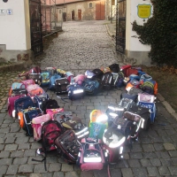 Gestohlener Transporter, gespendete Schulranzen, überraschte Schülerin (Foto: taucha-kompakt.de)