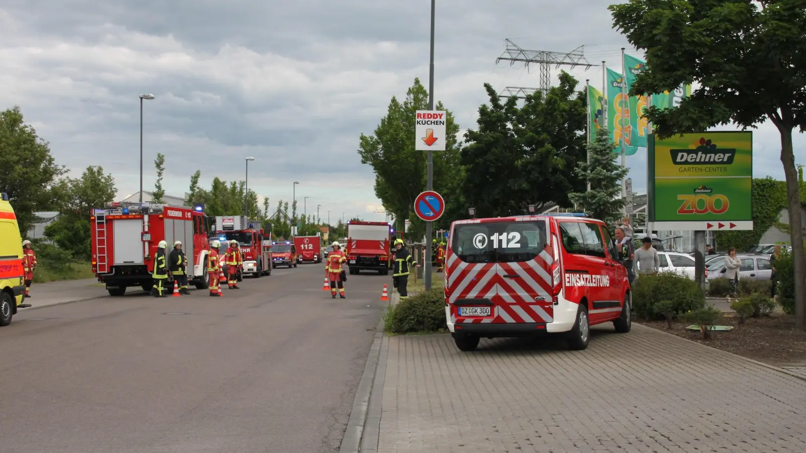 Großalarmierung wegen kleineren Brandes in Otto-Schmidt-Straße (Foto: taucha-kompakt.de)