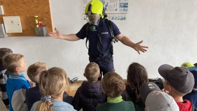 Schulkinder erkunden die Feuerwehr / Öffentlicher Blaulichttag am Sonnabend (Foto: taucha-kompakt.de)