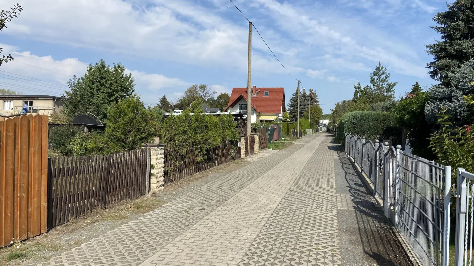 Die Grundstücke auf der Straße Am Lösegraben bekommen neue Hausnummern. (Foto: taucha-kompakt.de)