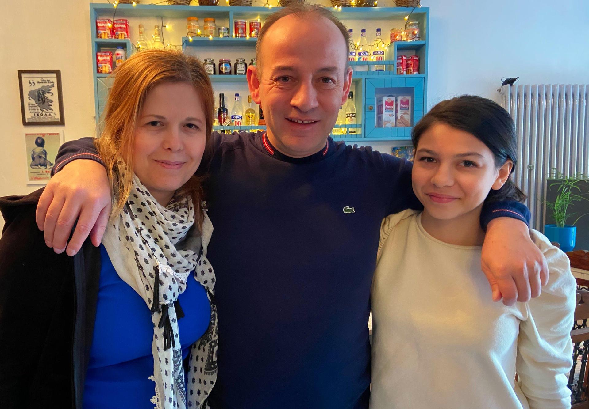 Stamatia Mastoras mit Mama Elsa und Papa Vasilakis (Foto: taucha-kompakt.de)