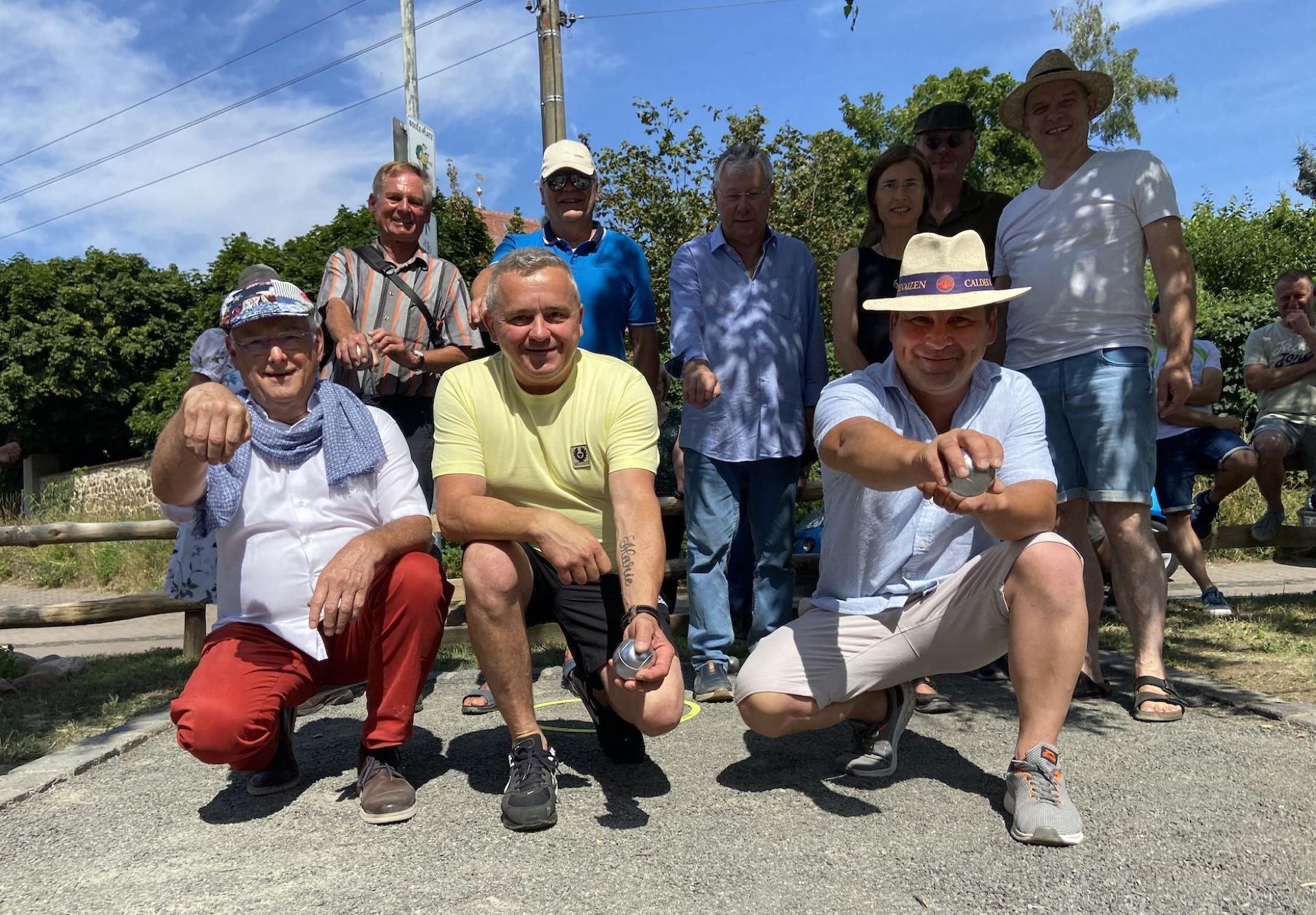 Sie realisierten – unter anderem – das Projekt: Reinhard Mütze, Jens Barthelmes und Michael Richter (vorn, von links) (Foto: taucha-kompakt.de)