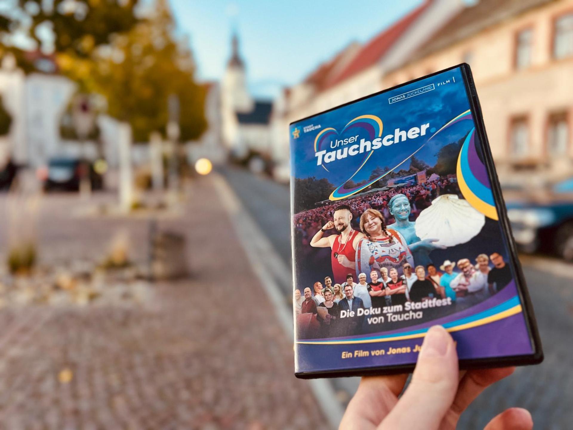 „Unser Tauchscher”: Die DVD zum Film gibt es ab Dienstag in der Buchhandlung LeseLaune am Markt. (Foto: Jonas Juckeland)