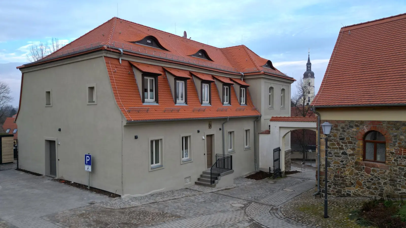 Das Herrenhaus am Schloss ist nun eine privat betriebene Pension. (Foto: Daniel Große)