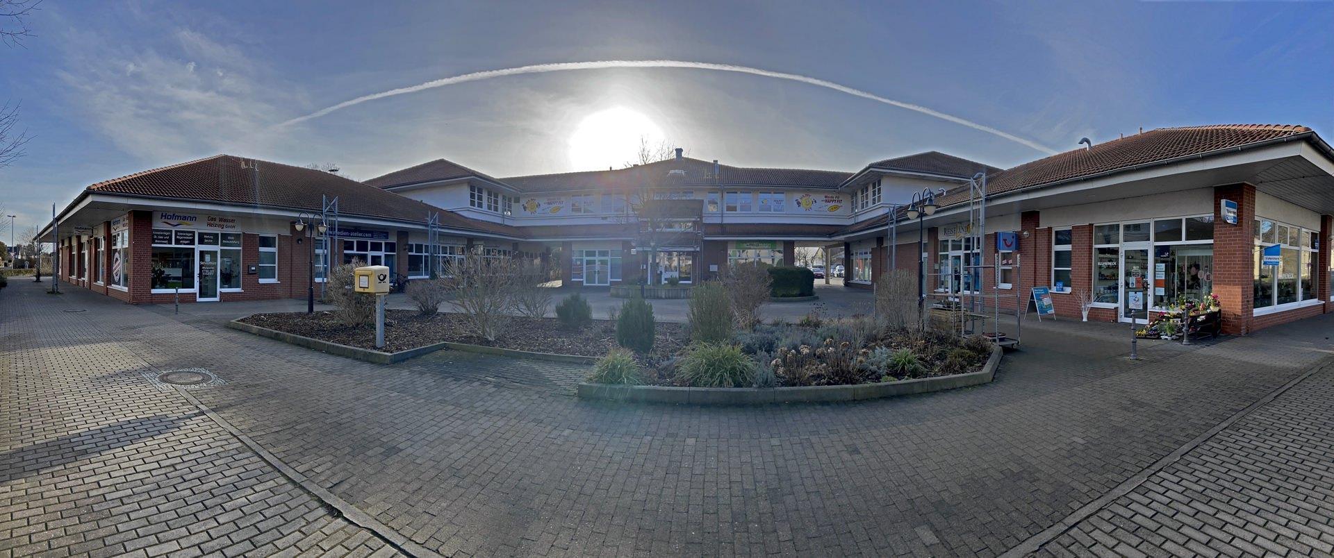 Das Einkaufszentrum an der Klebendorfer Straße soll einem Neubau weichen. (Foto: taucha-kompakt.de)