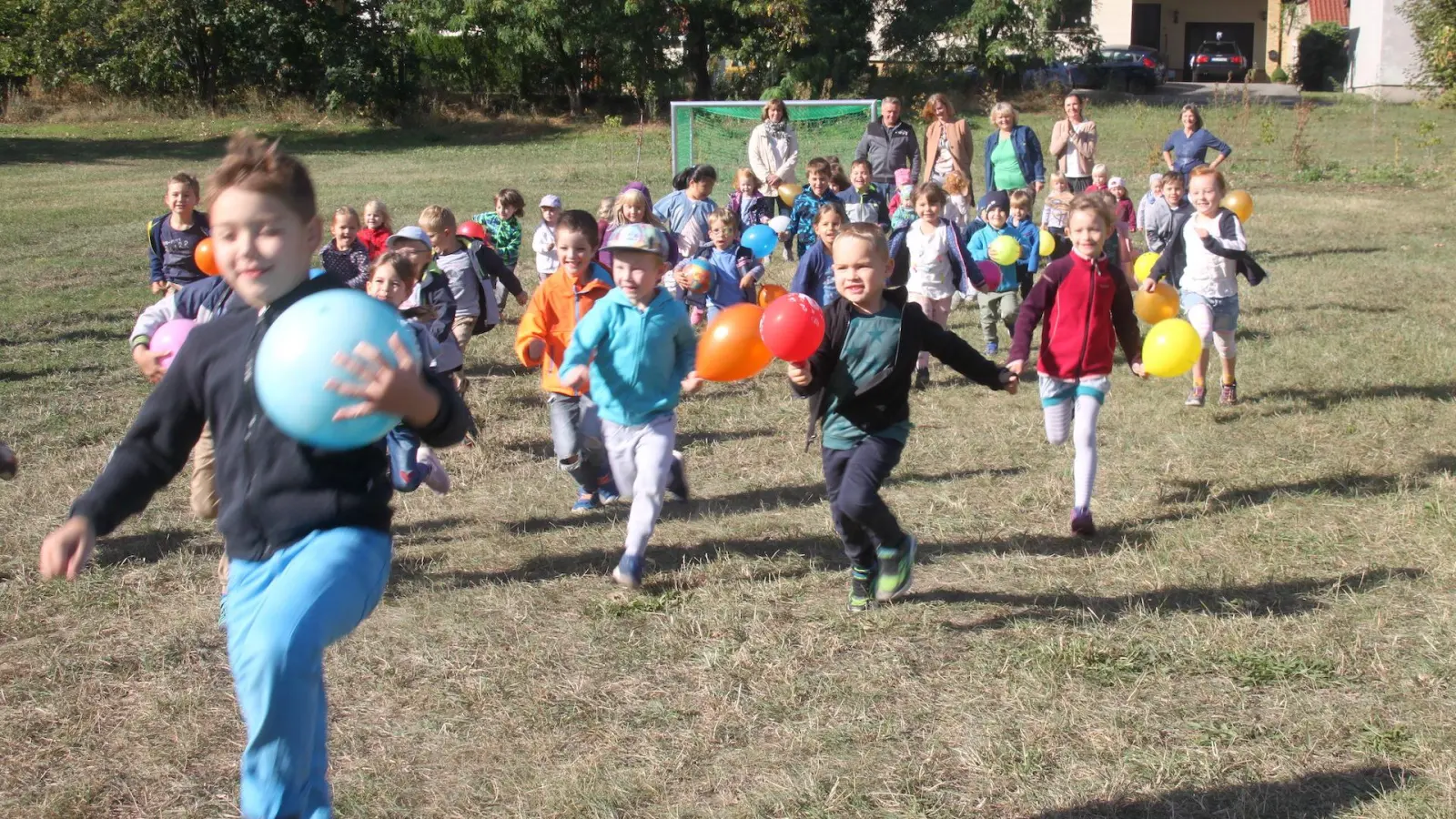 Festwiese Dewitz: Fußballfläche für Kita-Kinder offiziell eröffnet (Foto: taucha-kompakt.de)