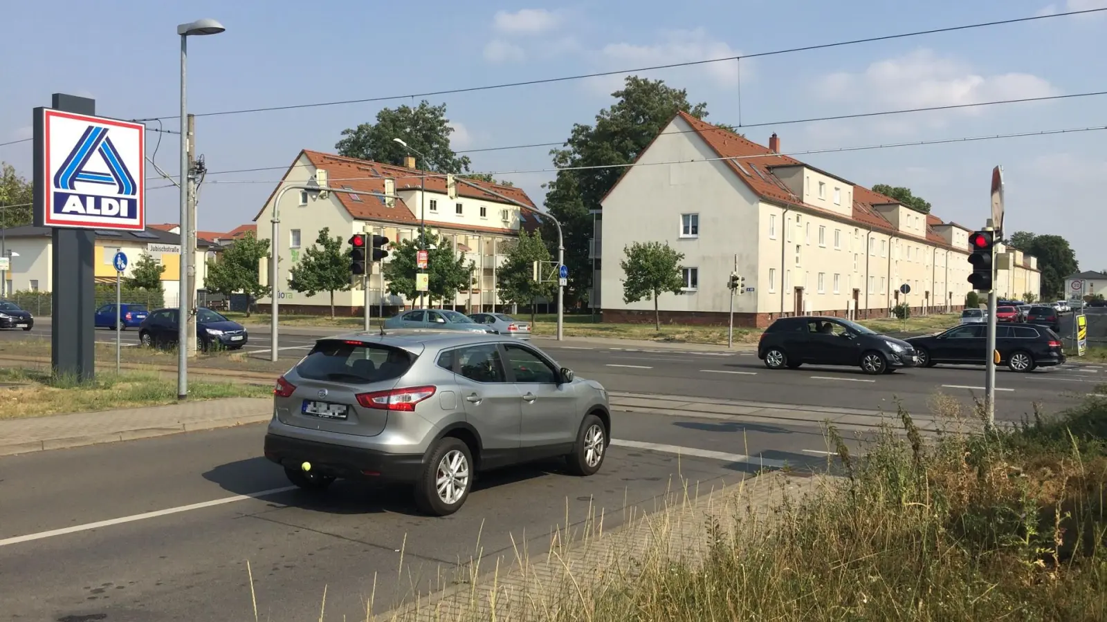 Dauerrot: Ampel an Jubischstraße nervt Autofahrer (Foto: taucha-kompakt.de)