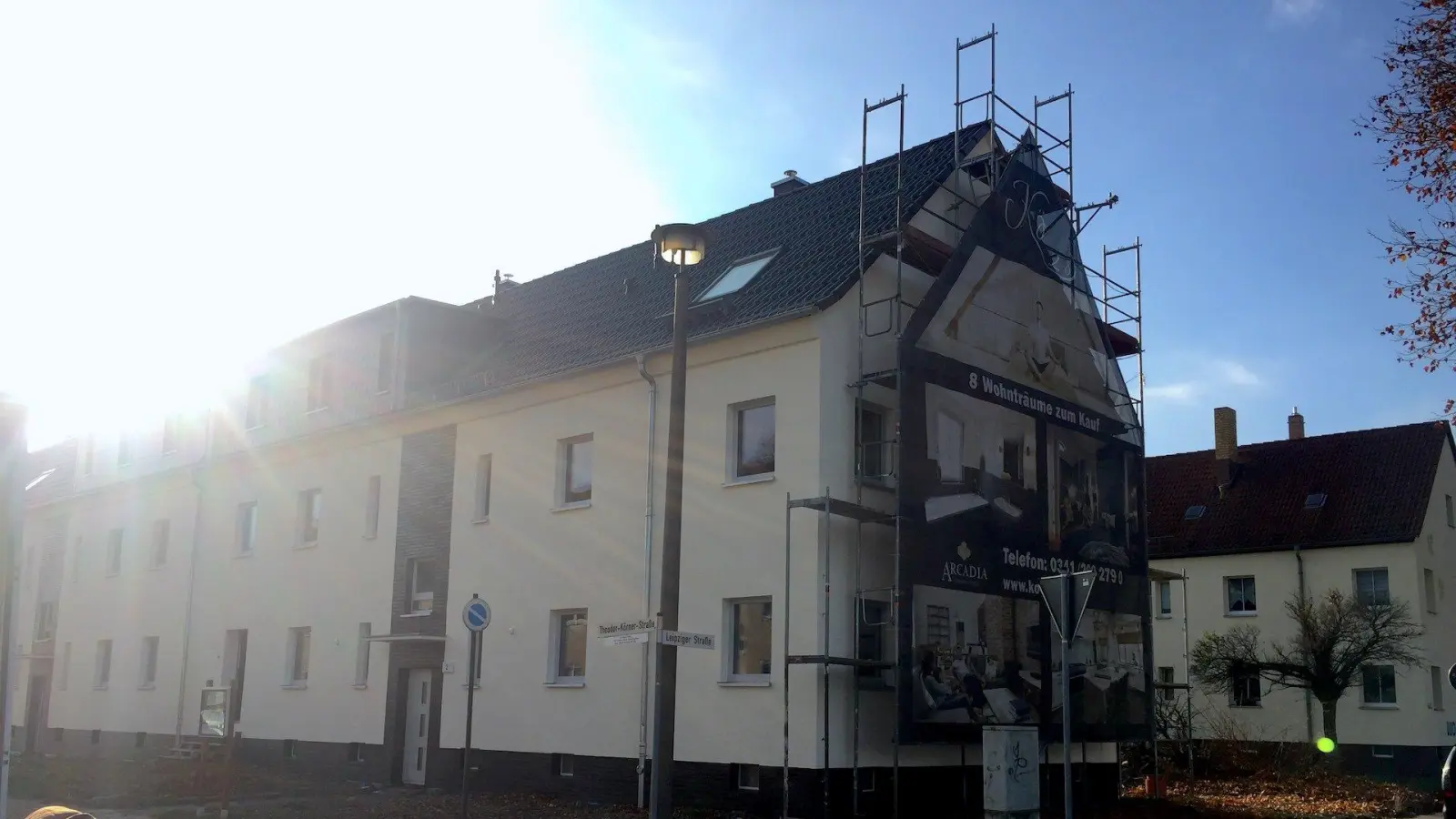 Neue Stadthäuser in Tauchas „Kö” stehen vor der Fertigstellung (Foto: taucha-kompakt.de)