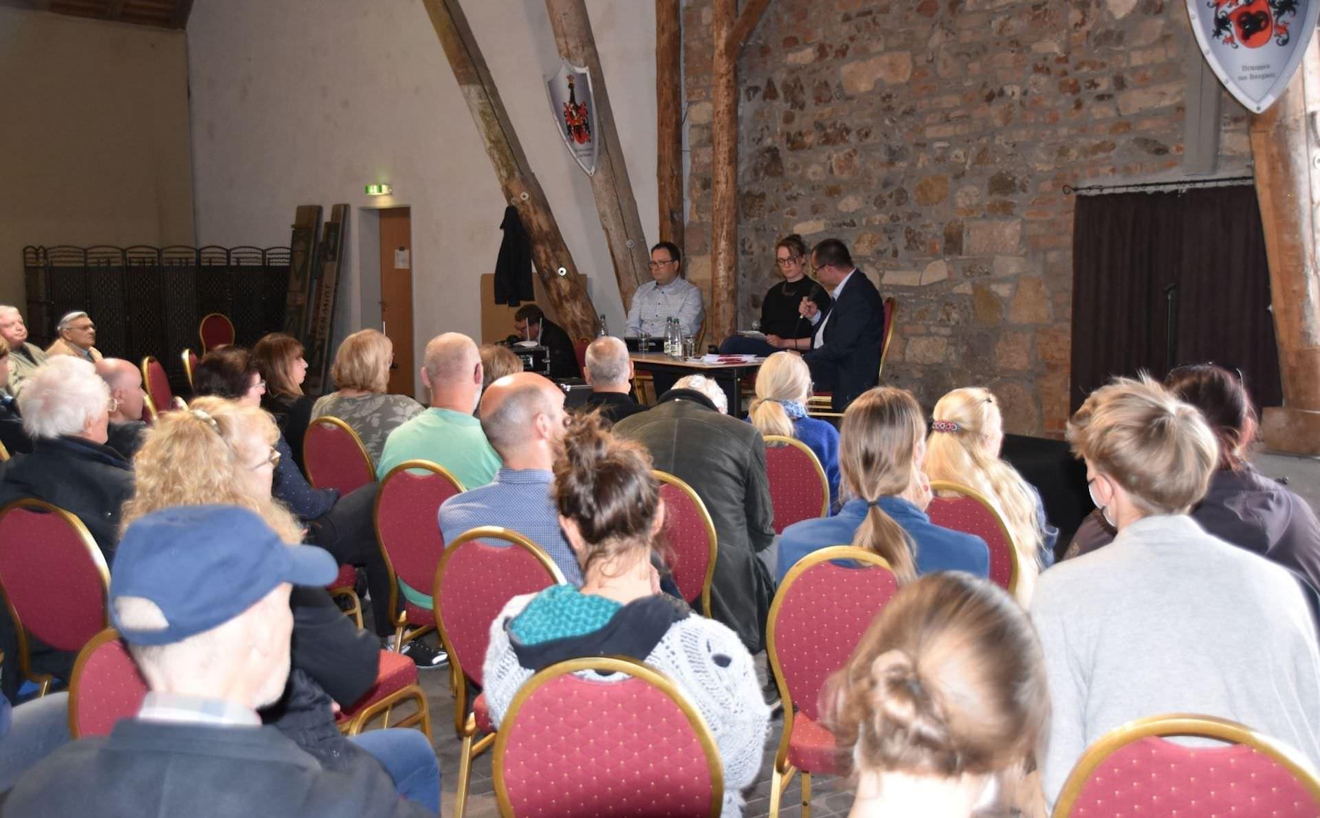 Podiumsdiskussion zur Bürgermeisterwahl: Votum für mehr Klimaschutz (Foto: taucha-kompakt.de)