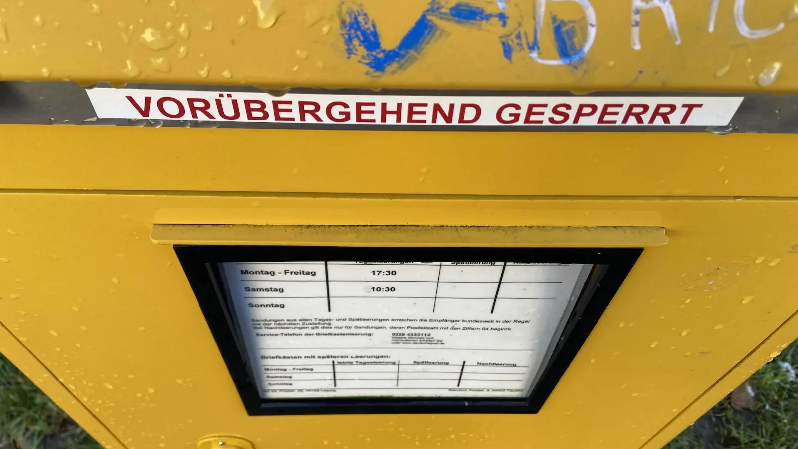 Der gesperrte Briefkasten in der Poststraße in Taucha. (Foto: taucha-kompakt.de)