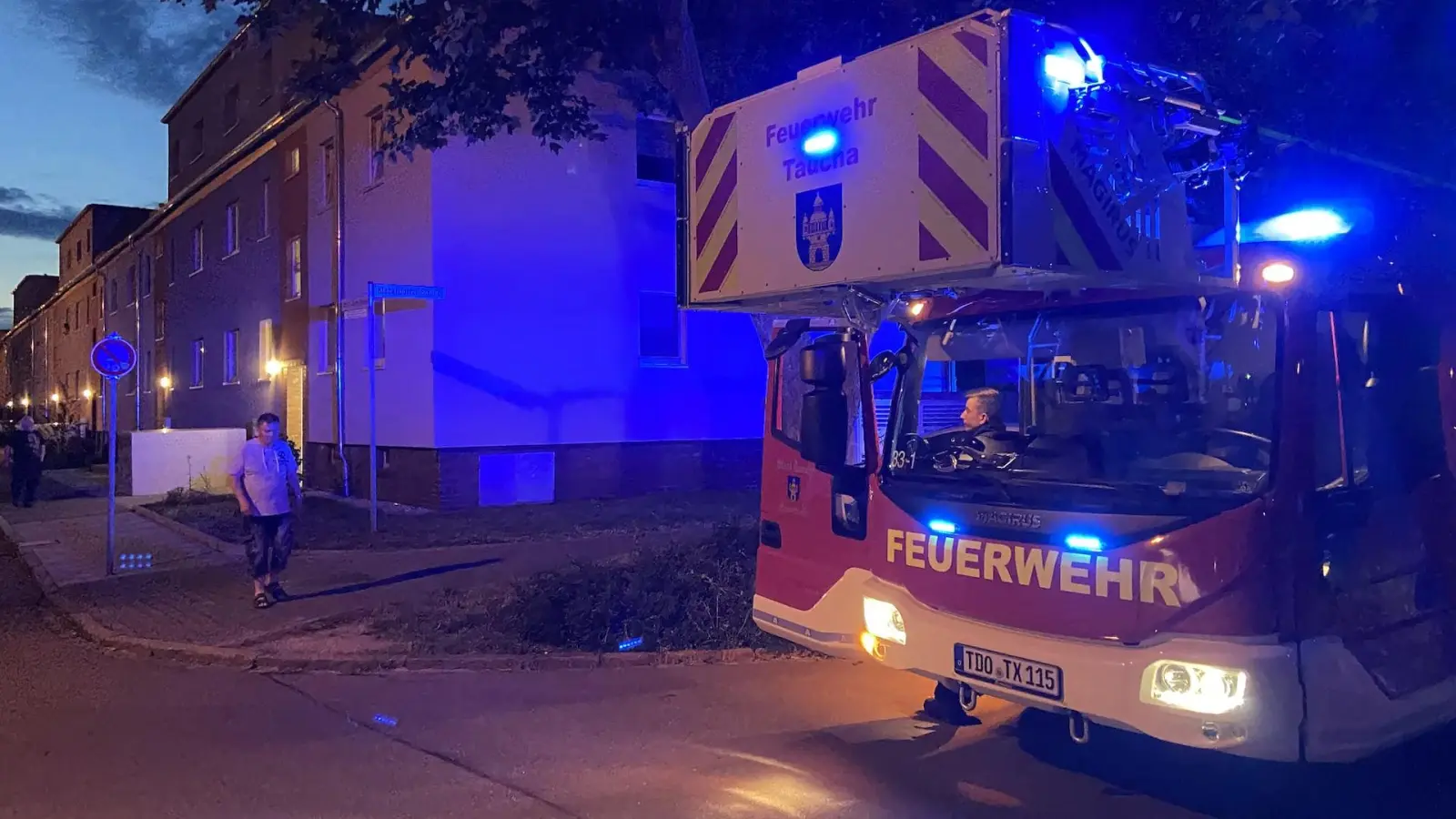 Nächtlicher Feuerwehreinsatz in Robert-Blum-Straße (Foto: taucha-kompakt.de)